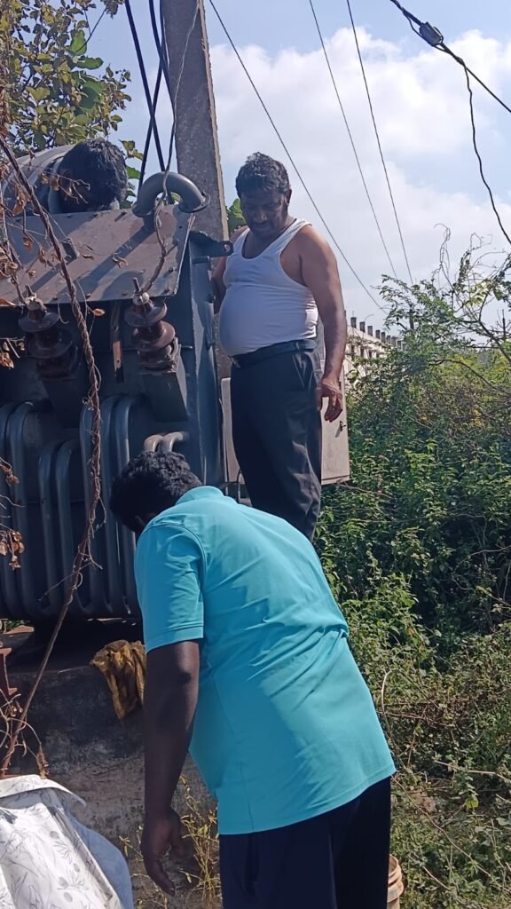 కరెంట్ సిబ్బందికి వందనం-వార్డ్ నెంబర్ సుహాసిన