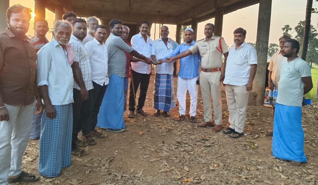 వెంకటేశ్వర స్వామి గుడికి గూడూరు ఎమ్మెల్యే విరాళం.