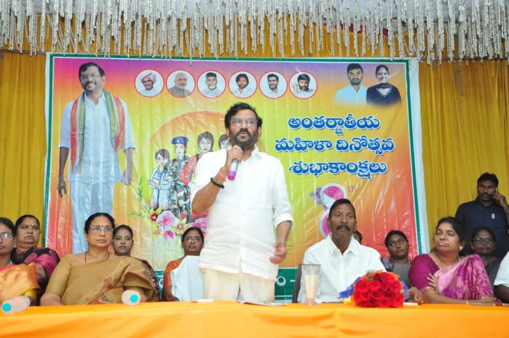 మహిళాభ్యున్నతిపై ప్రత్యేక దృష్టి-సోమిరెడ్డి చంద్రమోహన్ రెడ్డి.