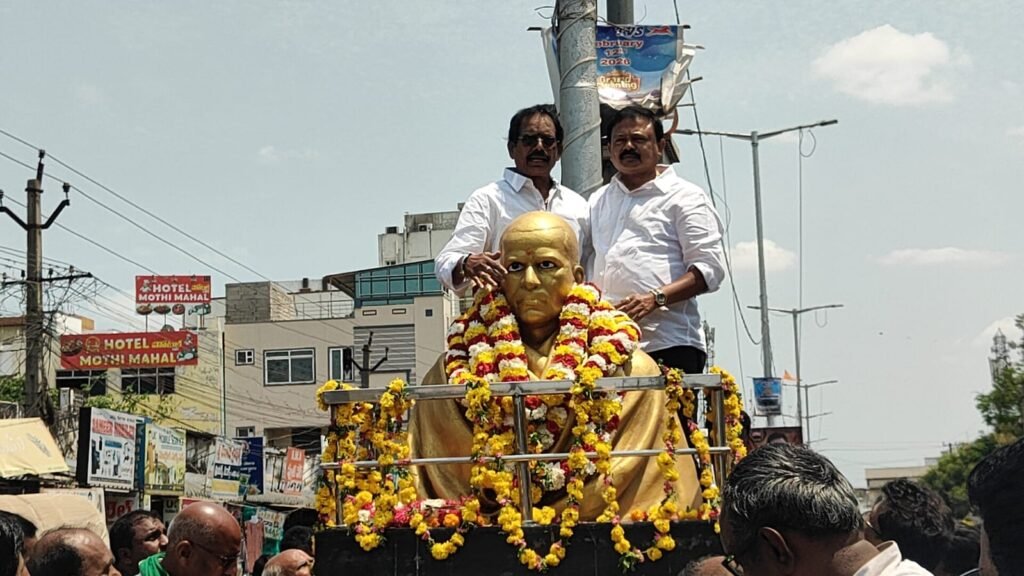 త్యాగజీవి పొట్టి శ్రీరాములుని ఆదర్శంగా తీసుకోవాలి-పాశం సునీల్ కుమార్