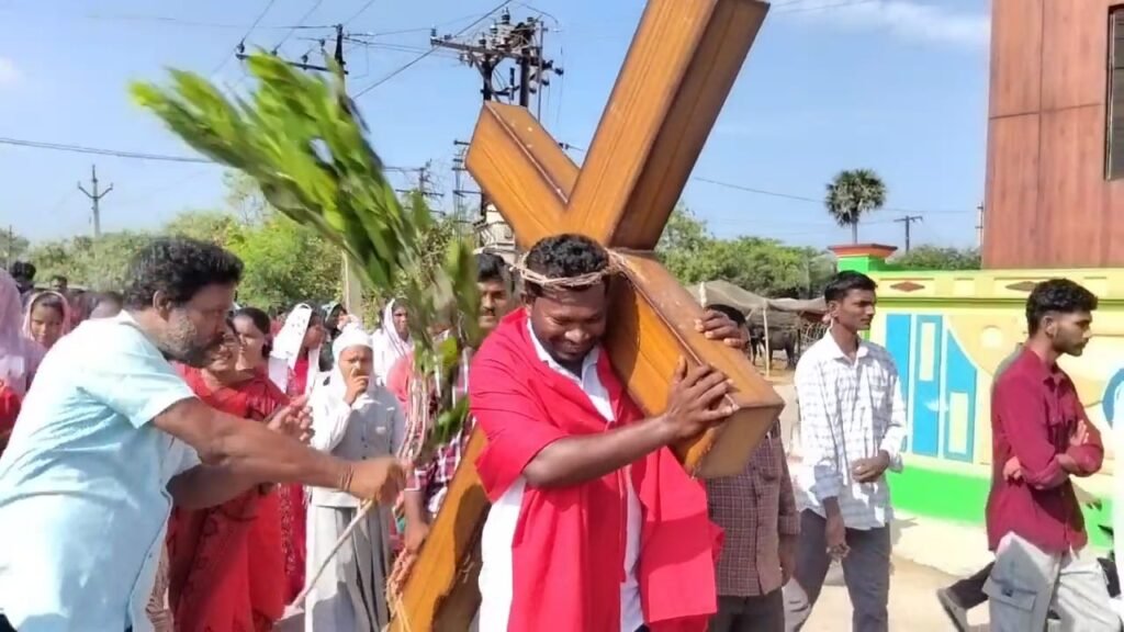 సిలువ మోసిన టీడీపీ నేత నాగేంద్రబాబు.