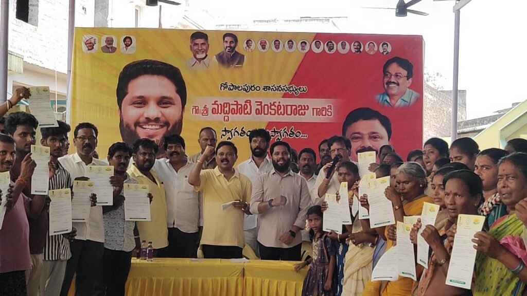 ముఖ్యమంత్రి సహాయానిధి 22వ విడత 42 చెక్కులు పంపిణీ-సునీల్ కుమార్