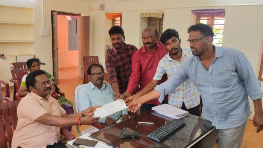 దళితవాడ,గిరిజన కాలనీ హెల్త్ సెంటర్ ను అడ్డుకునే స్వార్థరాజకీయలు ఆపండి-దారా సురేష్.